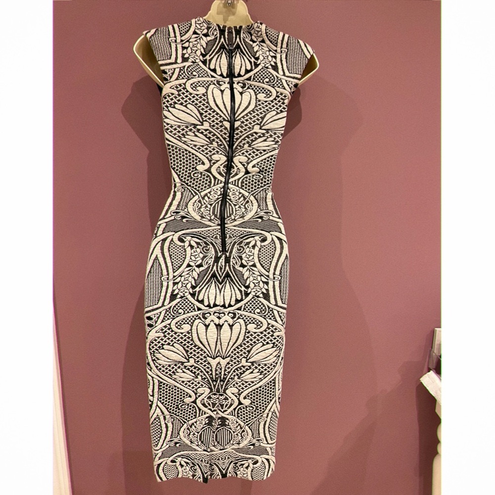 Ted Baker Monochrome dreas - Picture 2 of 3